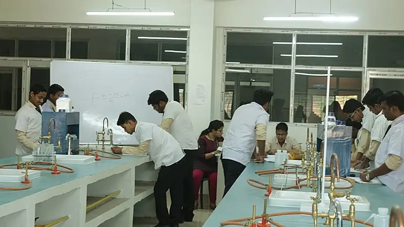 Eminent College Lab